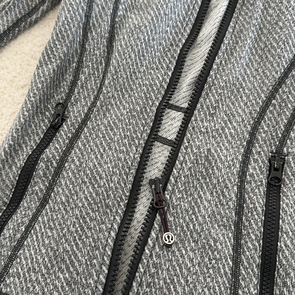 Lululemon Define Jacket - Picture 2 of 4